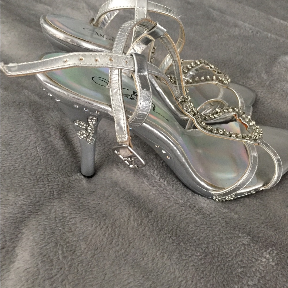 Formal heels. Beautiful statement shoes.